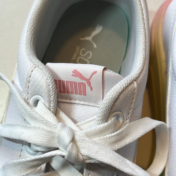 PUMA soft foam platform rainbow sole sneaker. - Picture 2 of 6